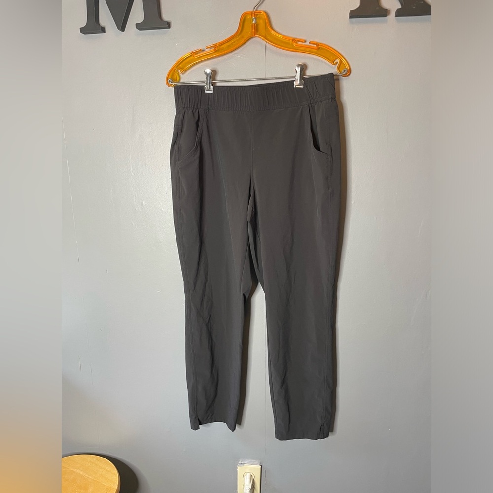 Eddie Bauer Black Taper leg pants women's size medium